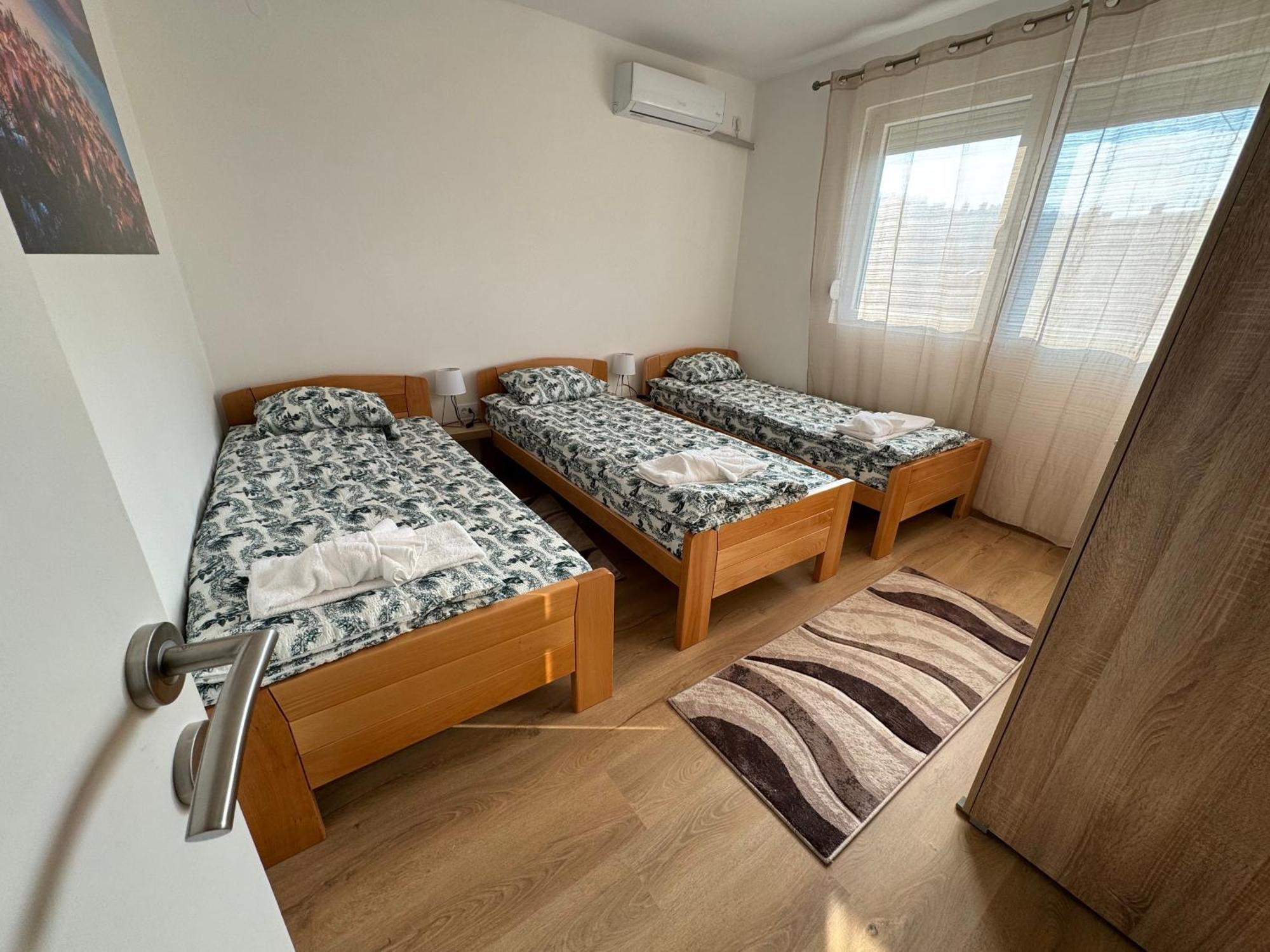 Vuk Apartman Долни Милановац Екстериор снимка