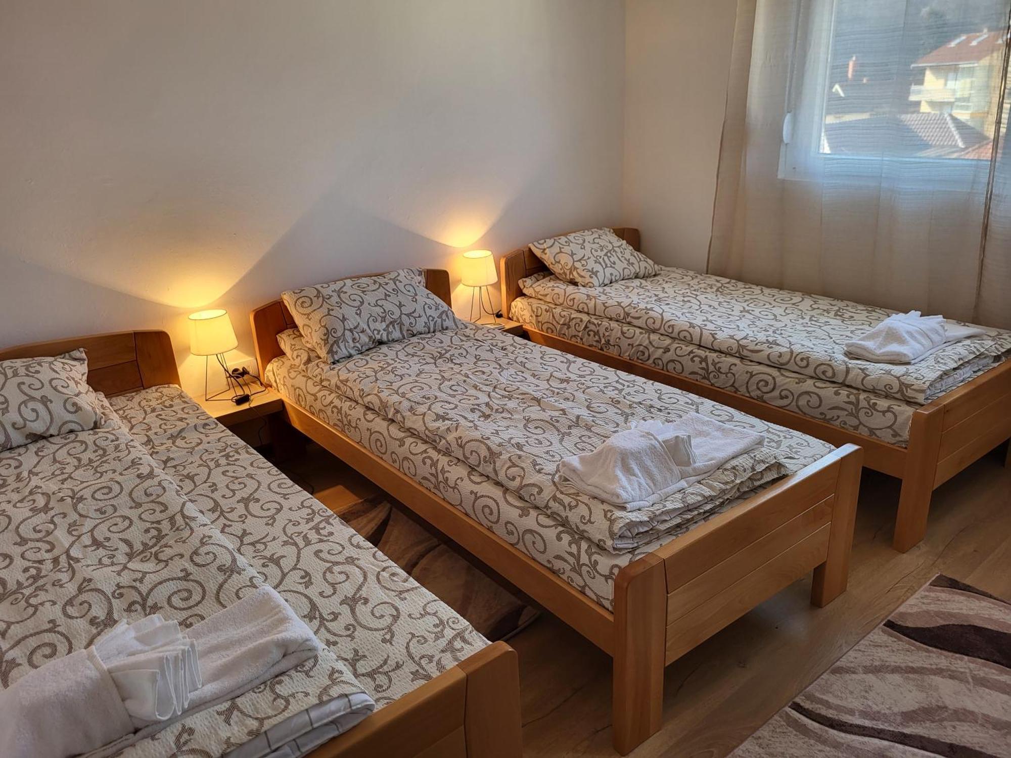 Vuk Apartman Долни Милановац Екстериор снимка